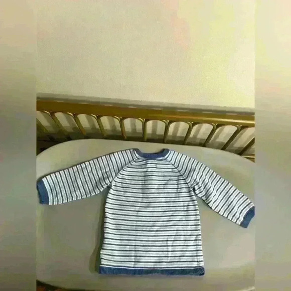H&M baby boy striped long sleeve blue sweater buttons size 6-9 months no flaws. - Picture 3 of 4
